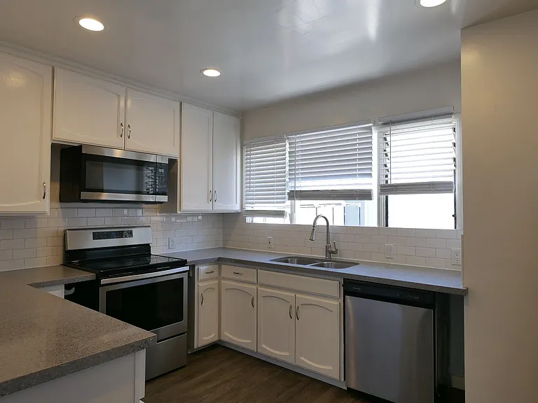 5547 Mary Lane Dr — Photo 20