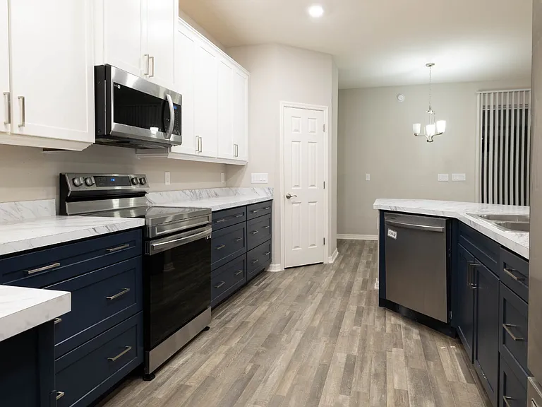 1069 Montgomery Ln — Photo 17