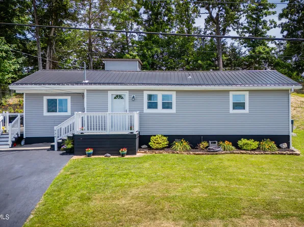 936 Woodside Dr, Greeneville, TN 37745