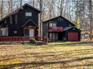 139 Forest Ln, Eagle Bay, NY 13331
