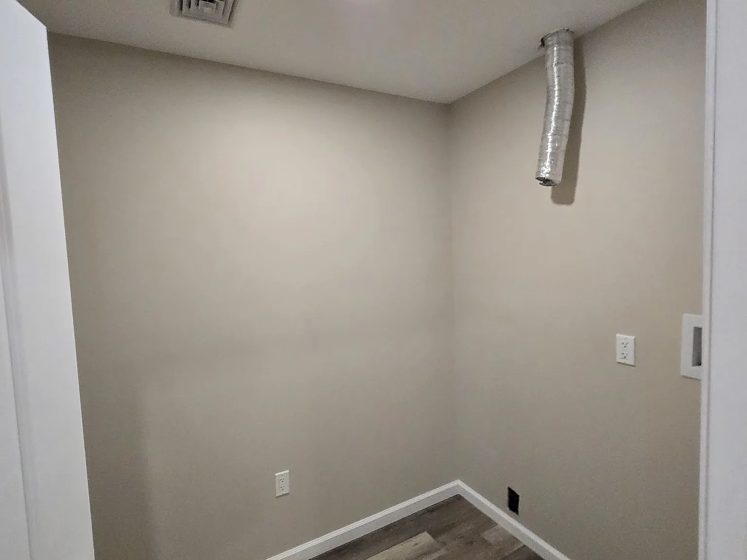 3 bed, 1600 sqft, $2,150 — Photo 3