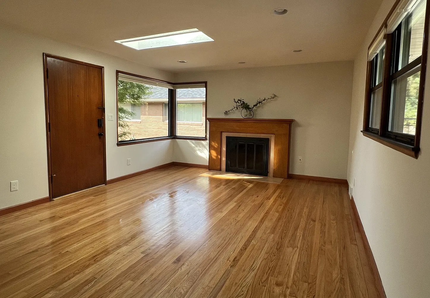 2 bed, 1150 sqft, $3,495 — Photo 4