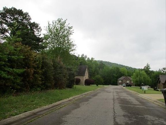 Exterior Neighborhood (street photo)