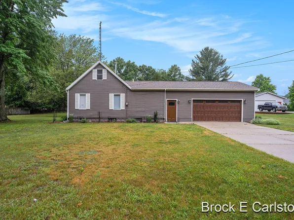 3661 Wickham Dr, Norton Shores, MI 49441