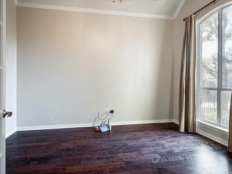 6812 Valley Brook Dr — Photo 3