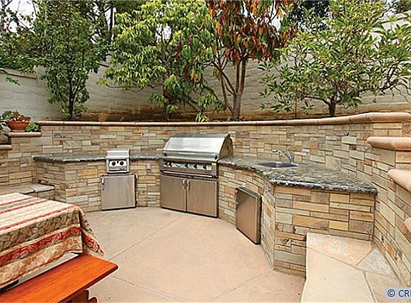 3rd image of 11 Gleneagles Dr