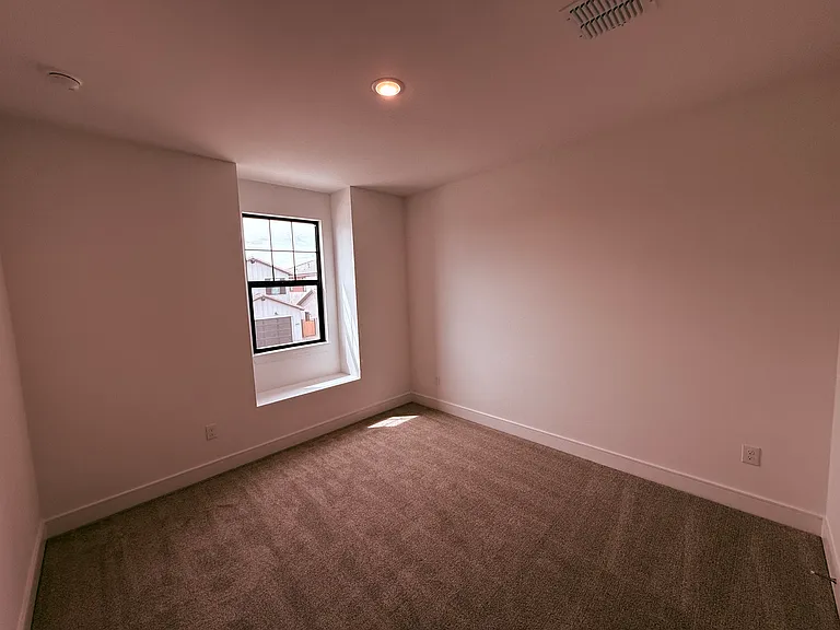 2390 W Los Arboles Pl — Photo 24