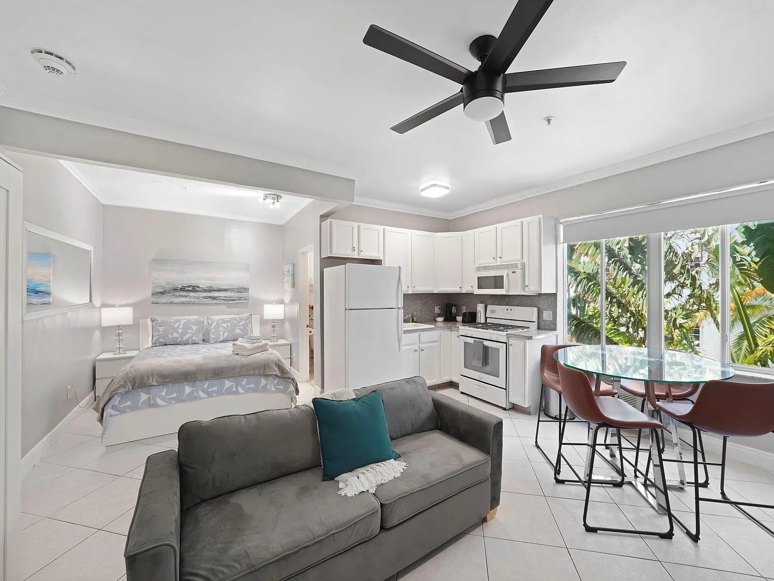 Studio, 1.0 bath, 340 sqft, $2,099 — Photo 3