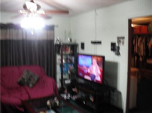 5th image of 1001 SW 83rd Ave