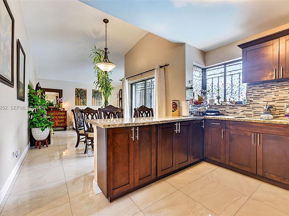 5th image of 12422 SW 199th St