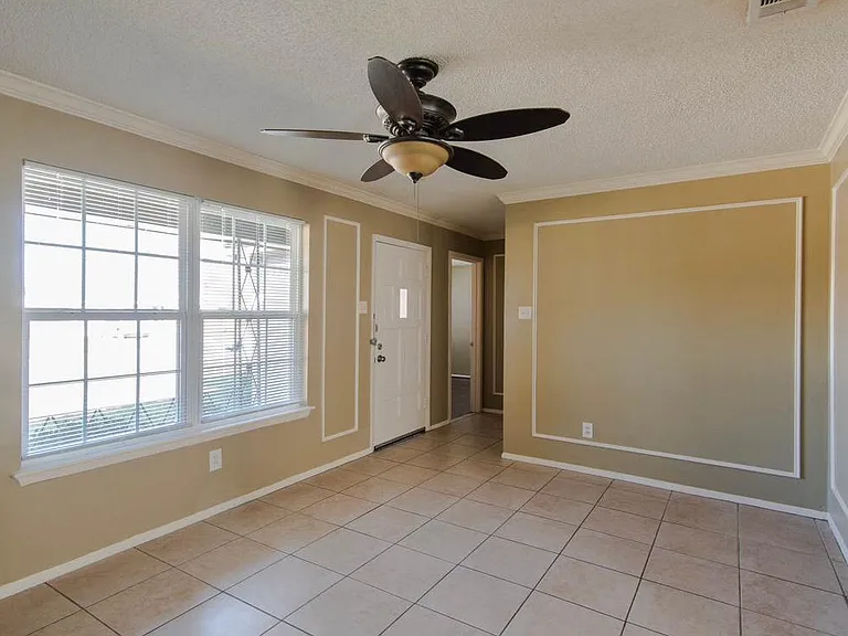 830 E Linda Dr — Photo 6