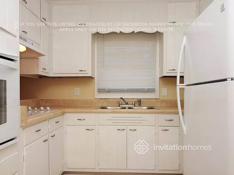 405 Jefferson Ave — Photo 6