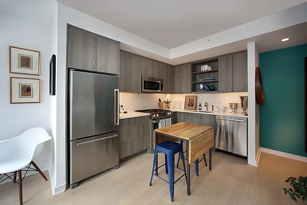 Rented by Greystar | media 19