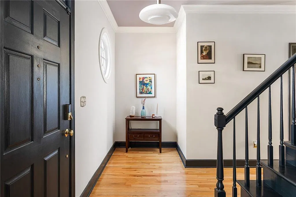 4 bed, 3.5 bath, 2482 sqft, $5,100 — Photo 4