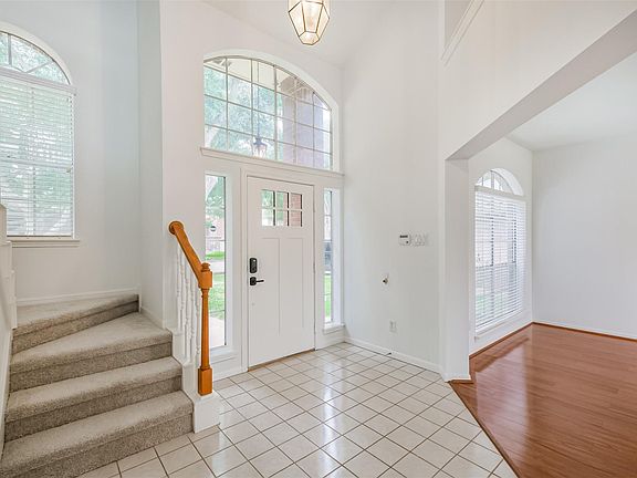 5th image of 139 High Meadows Dr