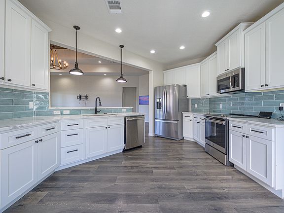 5th image of 30 Peets Bend Dr