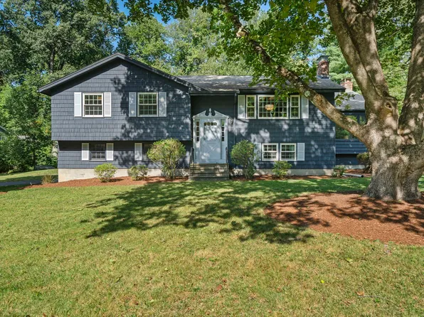 5 Cowdrey Ln, Acton, MA 01720