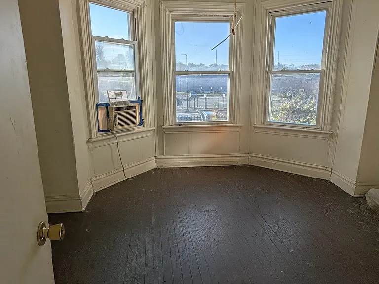 Catherine St — Photo 2