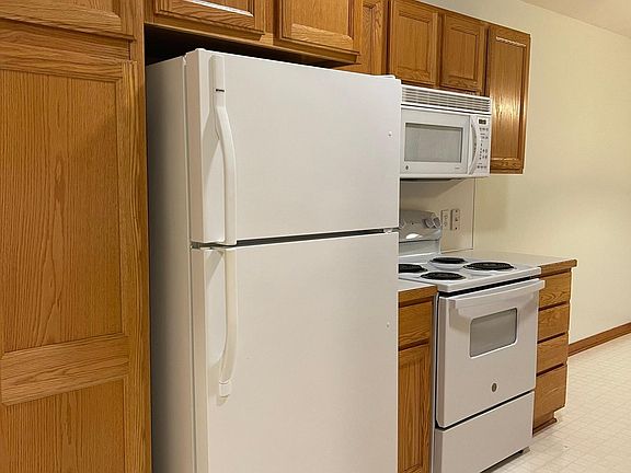 3rd image of 1188 Cranberry Ct