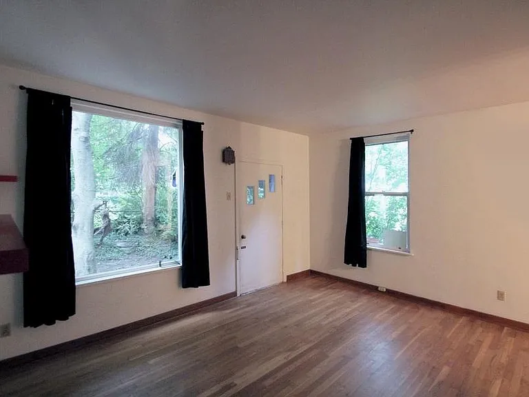 413 Lamar Ave — Photo 8