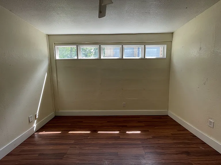 4415 Forest Ave — Photo 17