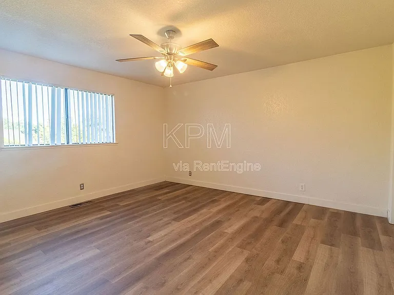 2828 Smoke Tree Cir — Photo 31