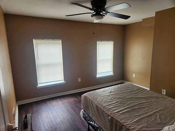 3rd image of 400 E 26th St