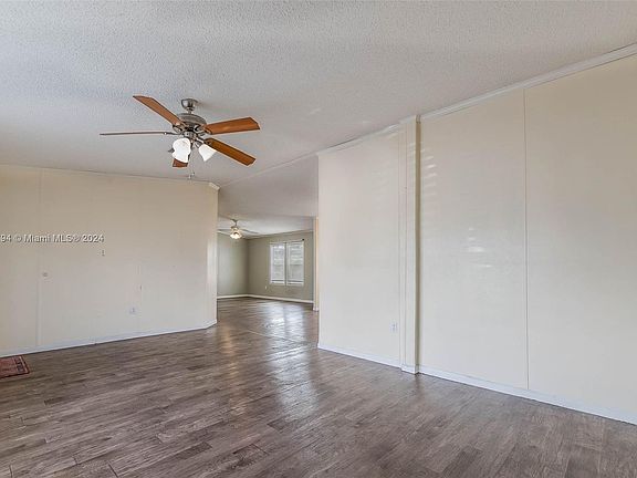 4th image of 220 NE 12th Ave Lot 42