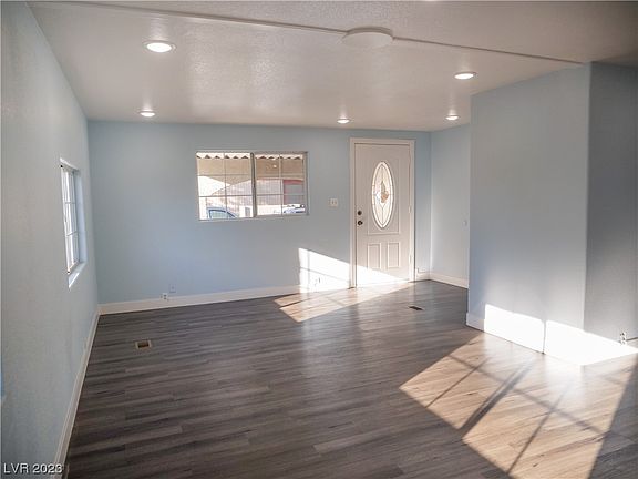 5th image of 2878 Lassen Ct