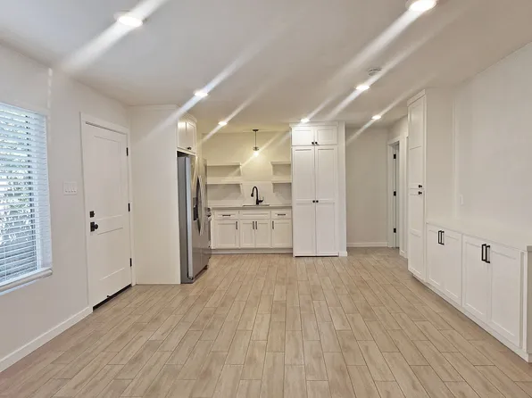 2554 27th St APT B, Sacramento, CA 95818