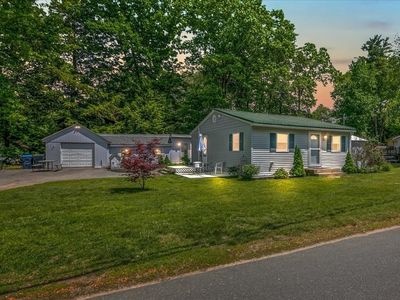 22 Collettes Grove Rd, Derry, NH, 03038