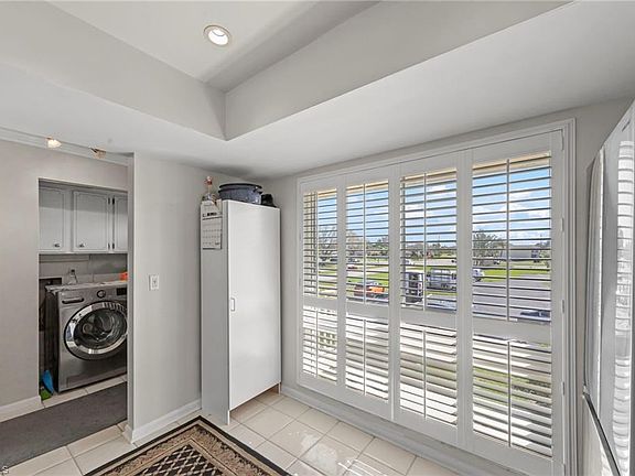 4th image of 84 Glades BLVD #2