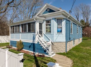 992 Lees River Ave, Somerset, MA 02726