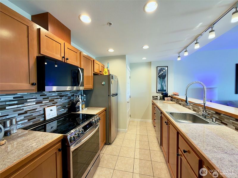 4th image of 1307 Ocean Shores Boulevard SW #N12