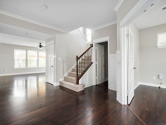 4th image of 5490 Forest Glen Dr