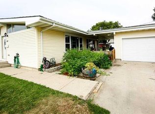 1812 2nd Ave NW, Minot, ND 58703