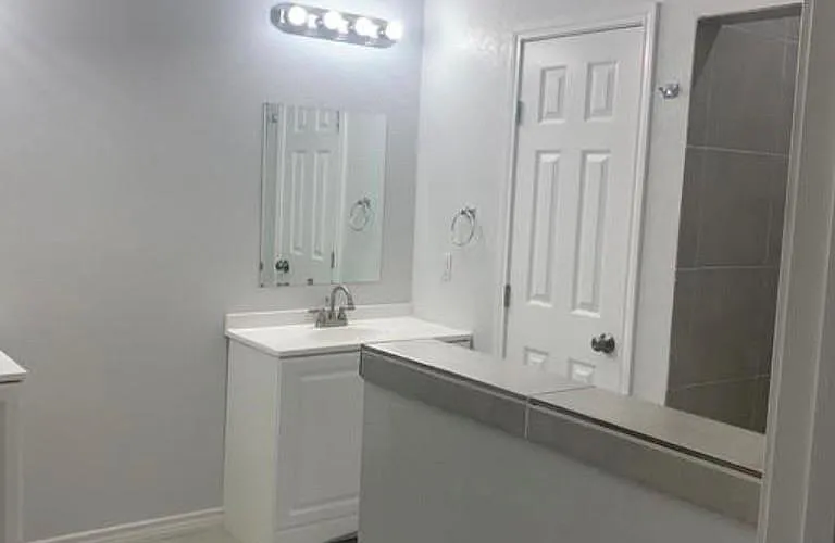 11 Oak Plz — Photo 16