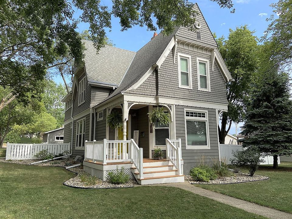 816 Douglas Ave, Yankton, SD 57078 Zillow