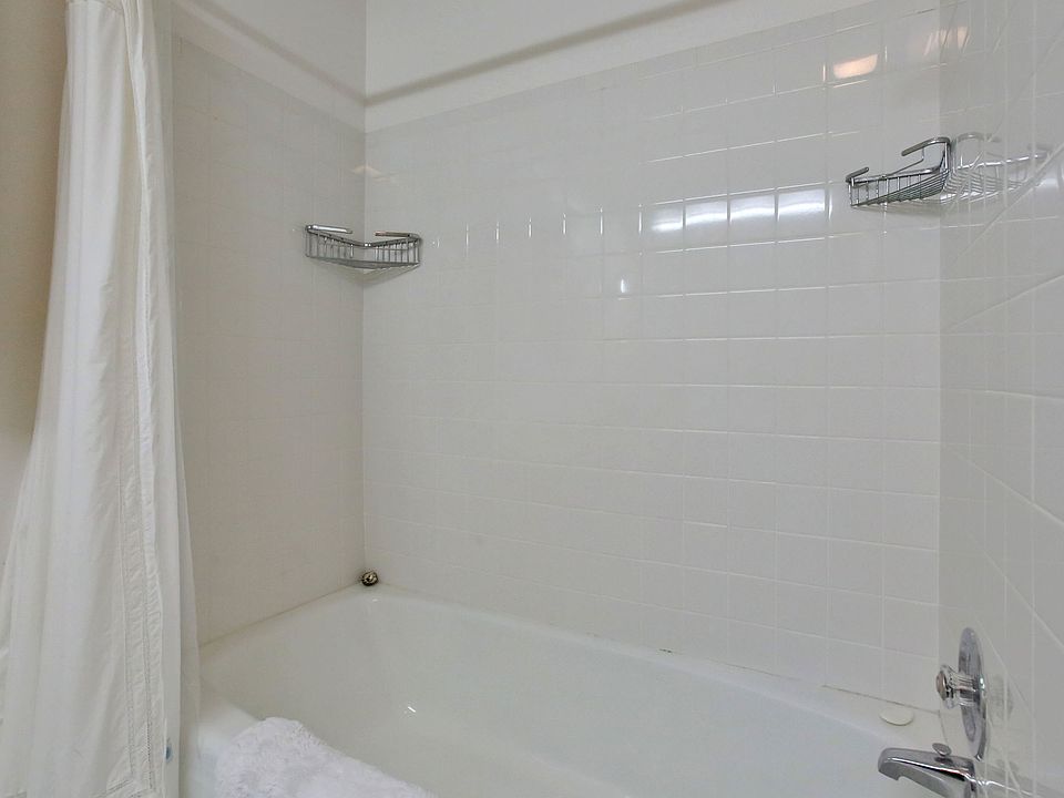1st image of 1334 SE Lava Dr