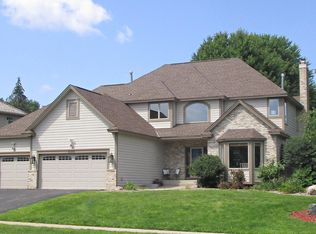 10371 Franlo Rd, Eden Prairie, MN 55347