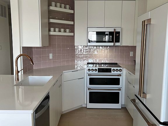 5th image of 126 Reef Dr Unit 126