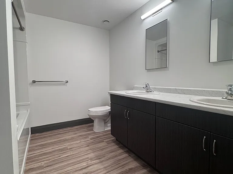 22645 Adelaide Rd #310 — Photo 12
