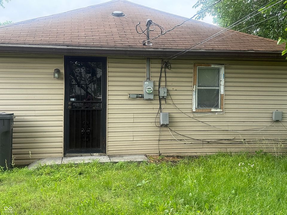 2nd image of 2621 N Tacoma Ave