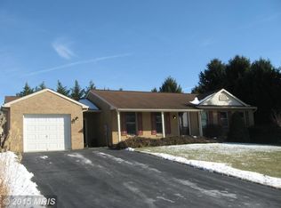 21 Dartmouth Dr, Hagerstown, MD 21742