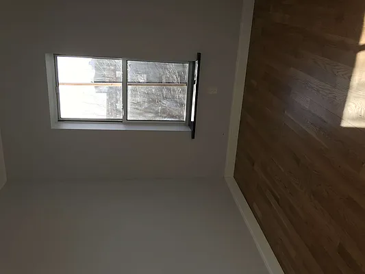 Rented by 18 REALTY | media 11