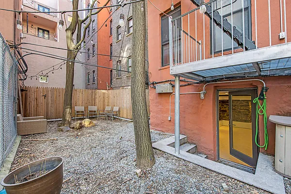 Rented by Compass | media 10