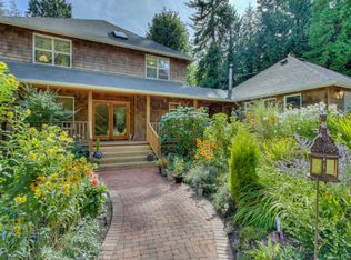 8569 Grand Ave NE, Bainbridge Island, WA 98110