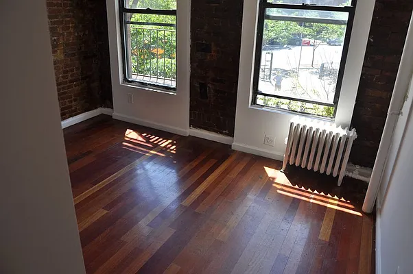 Rented by Sky Management | media 57