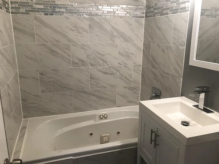 5735 S Calumet Ave #3W — Photo 10