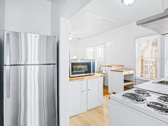 5th image of 622 7th Ave N #620